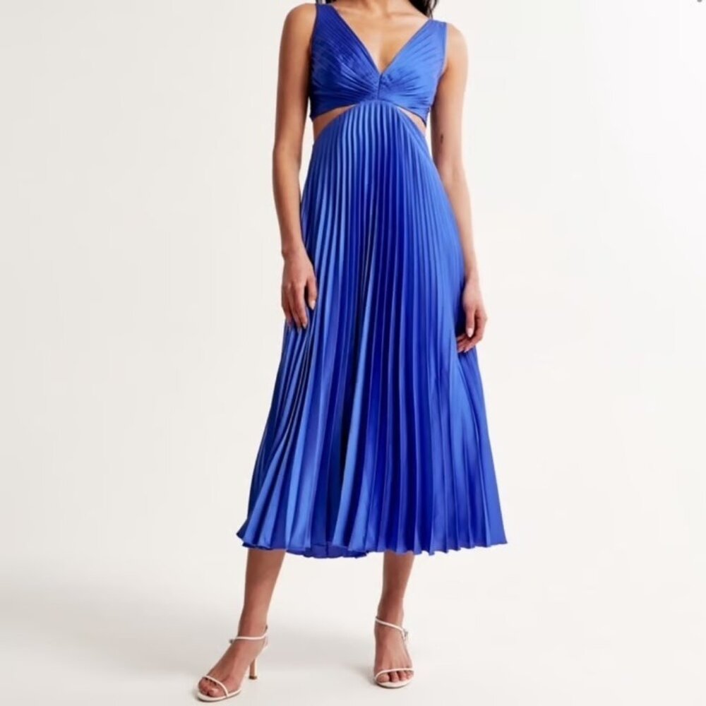 NWT SIZE XS A&F Giselle Pleated Cutout Maxi Dress in Blue